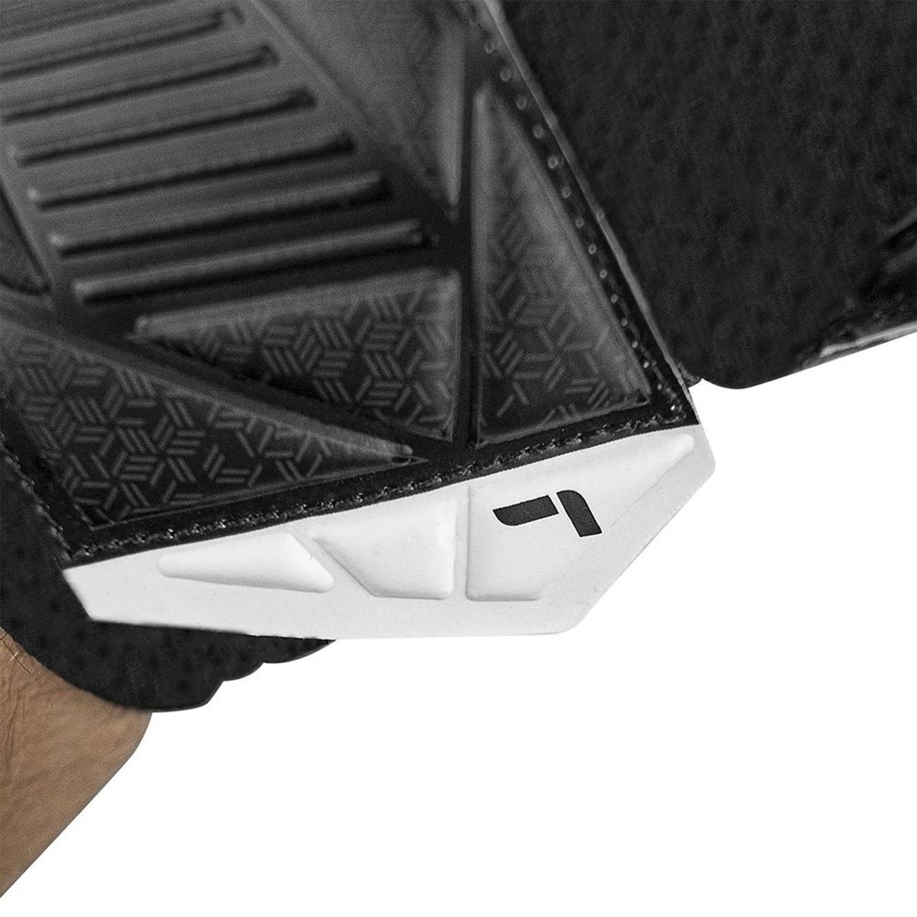 Reusch 5470615 Attrakt Resist Kaleci Eldiveni Siyah - 4